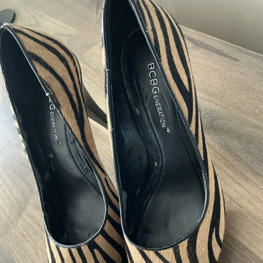 Bcbgeneration Faux Fur Tiger Stripe‎  Peep toe Heels Sz 7